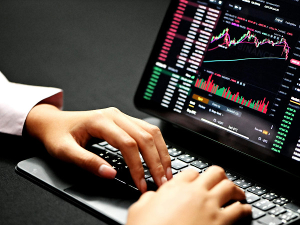 Forex license comparison 2026: Comoros vs Cyprus vs UK for broker registration